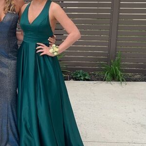 Emerald Green Sleeveless Prom Dress